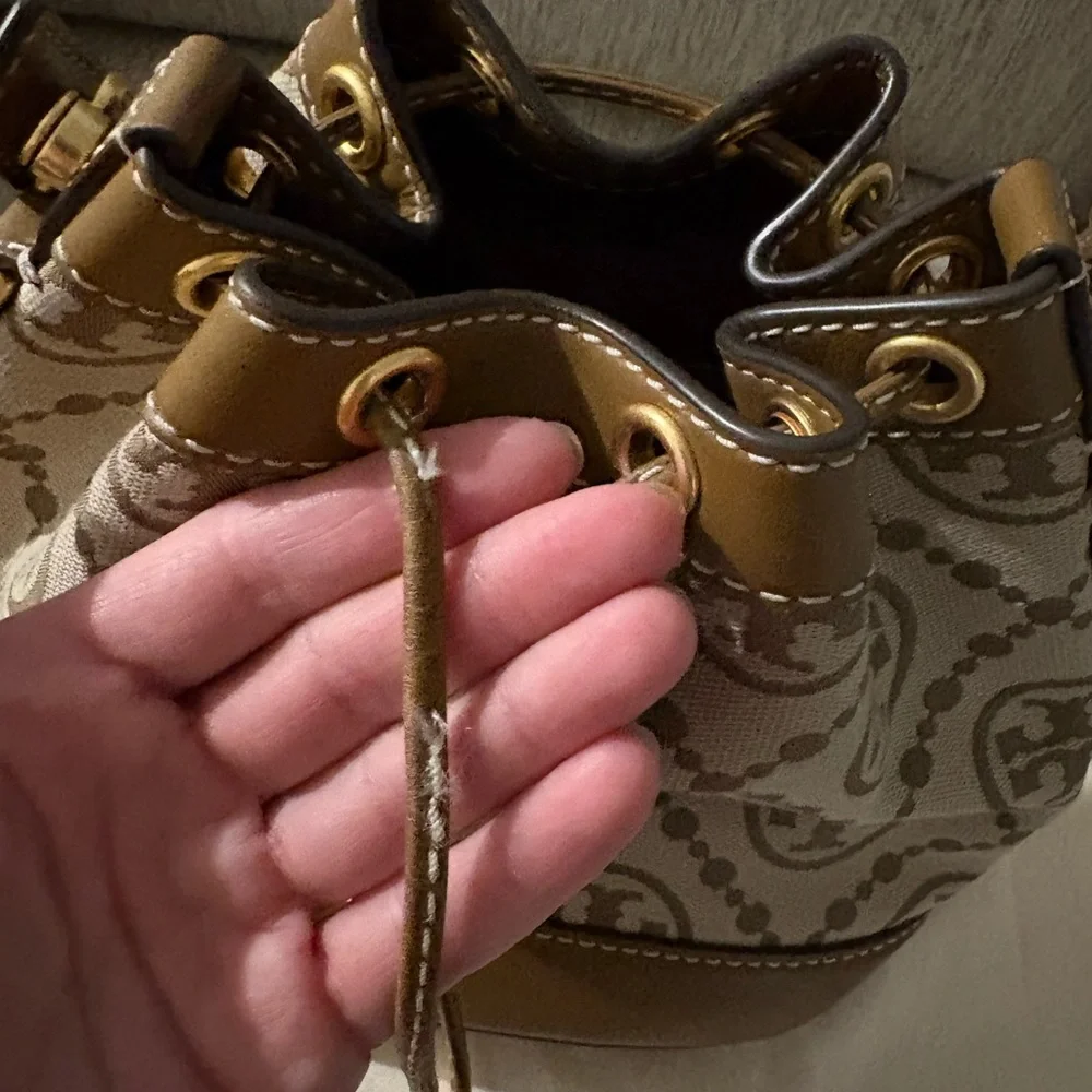 Tory Burch Tan and Brown Logo Shoulder Bag - Picture 5 of 5